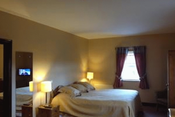Yeats County Inn (Curry, Sligo)